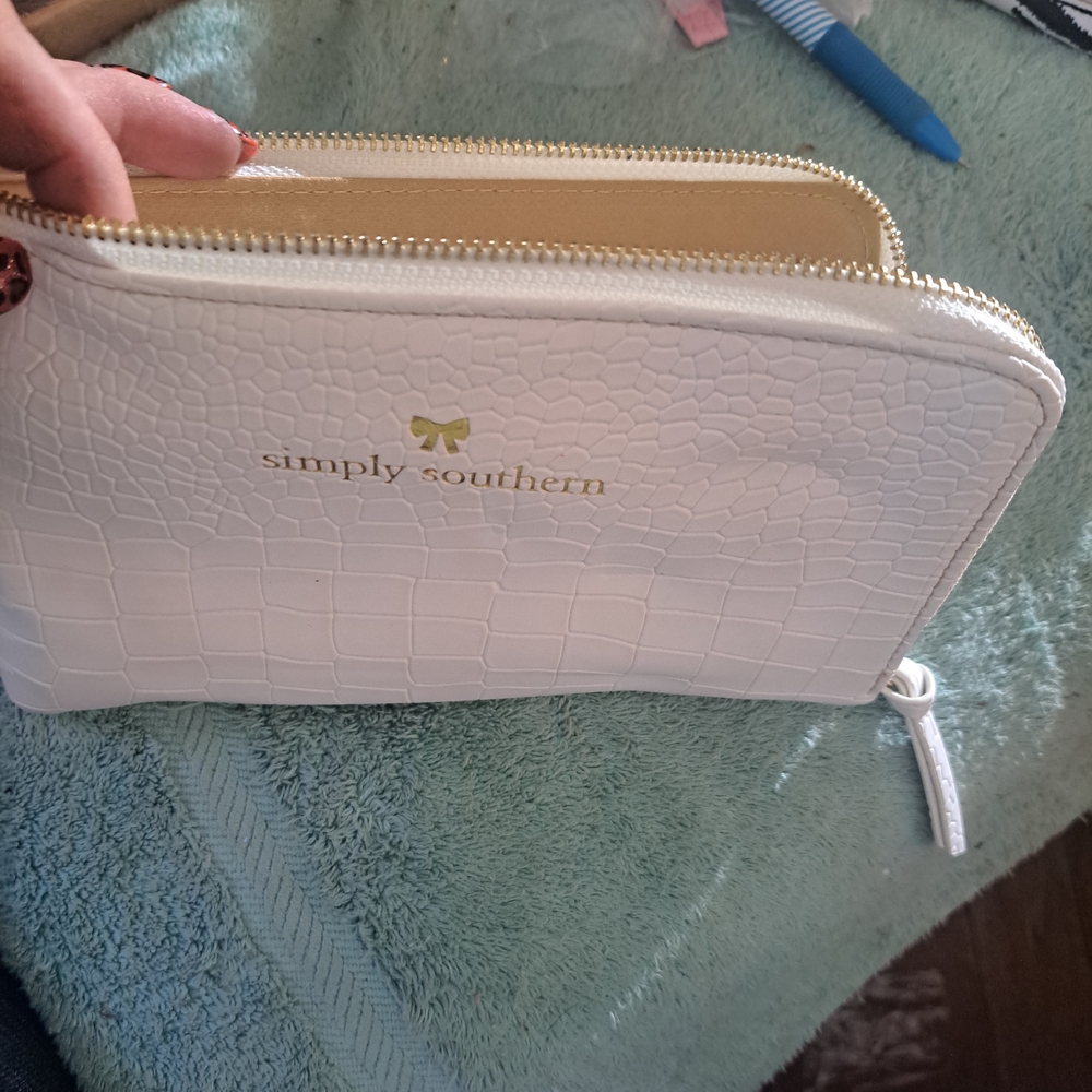 Simply Southern White Croc-Textured Wallet